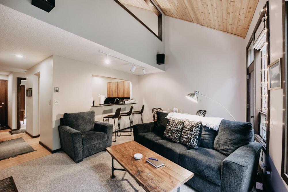 Snowater Condo #14 - Blissful Relaxation!